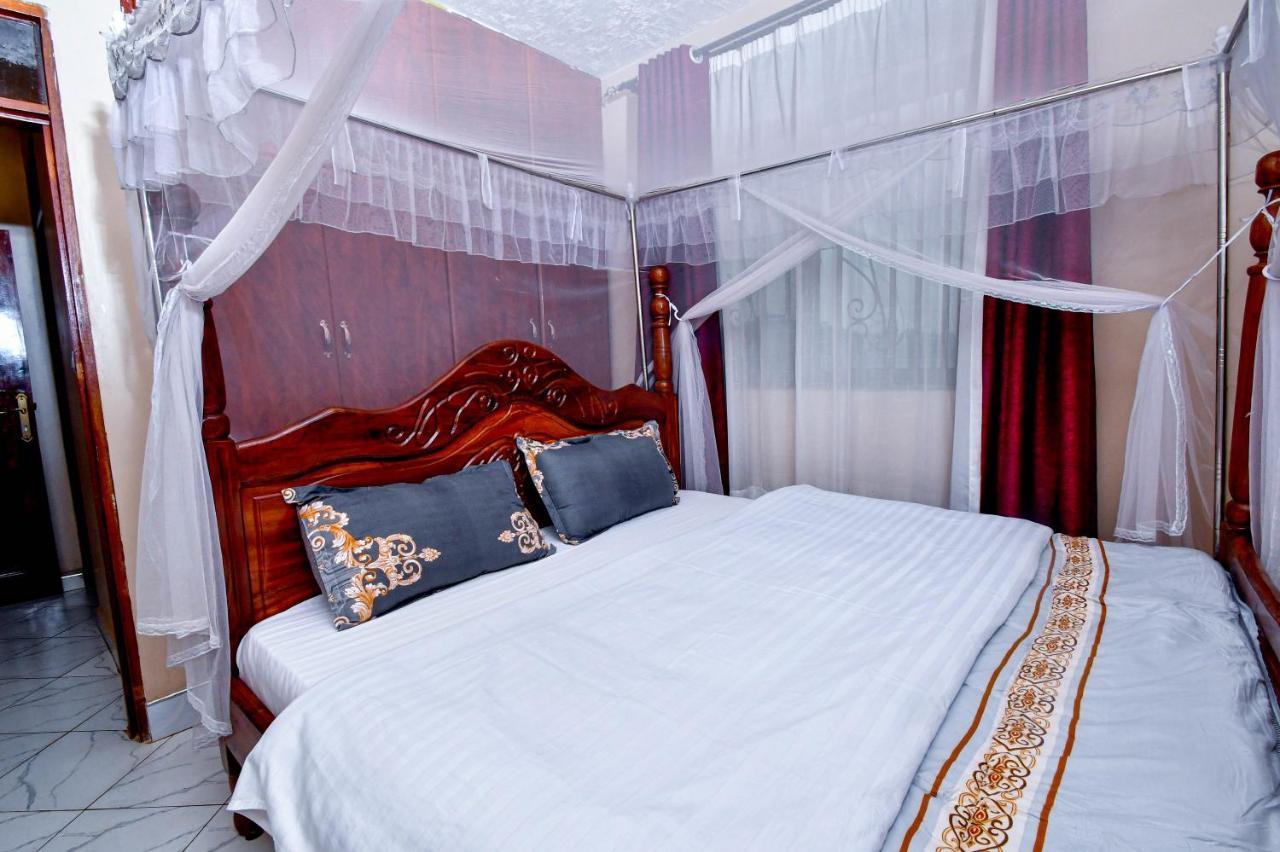 Peace Of Mind Suites 恩德培 外观 照片