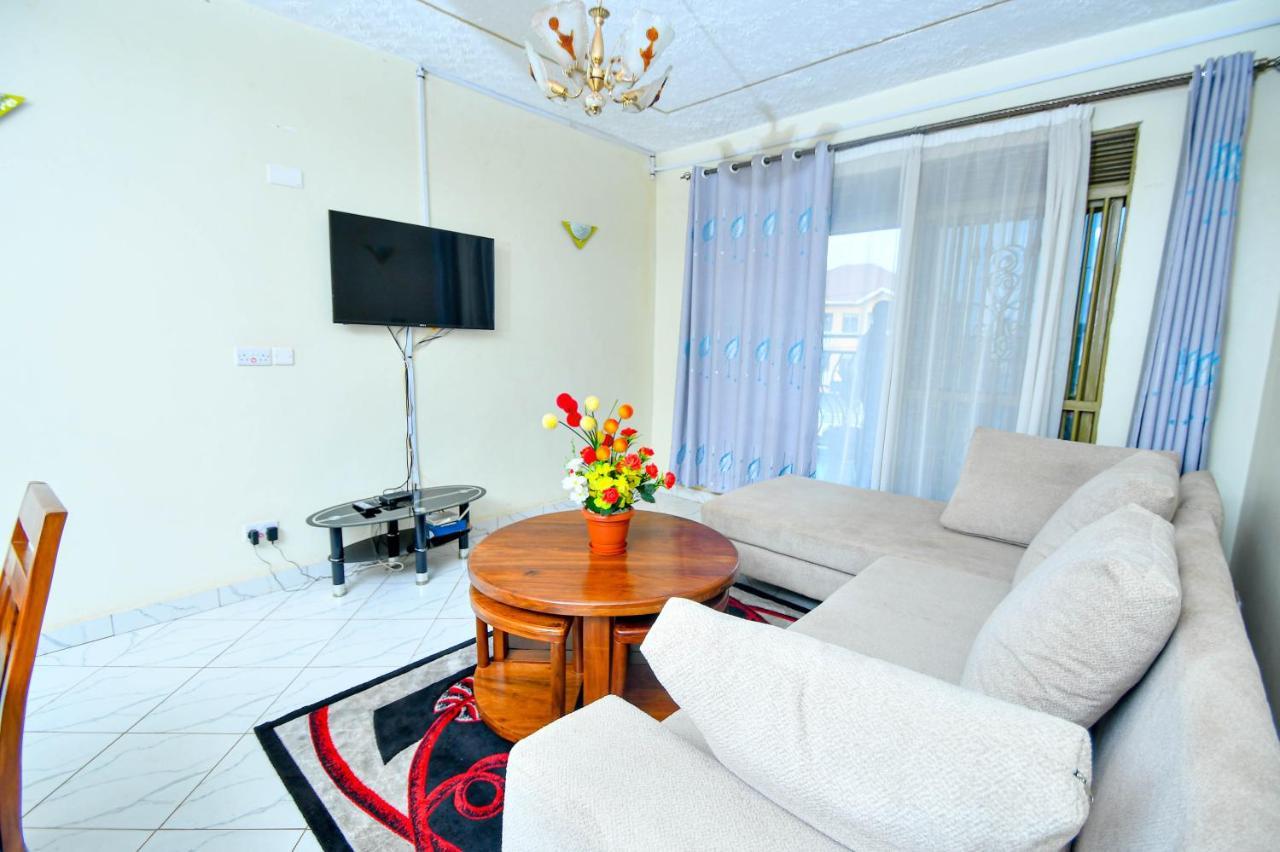 Peace Of Mind Suites 恩德培 外观 照片