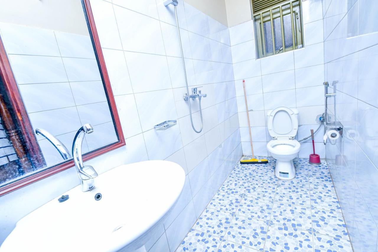 Peace Of Mind Suites 恩德培 外观 照片