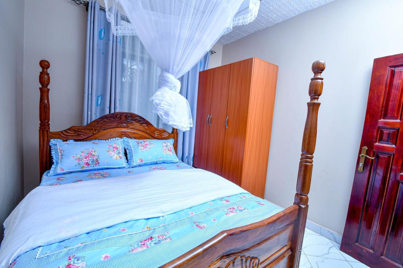 Peace Of Mind Suites 恩德培 外观 照片