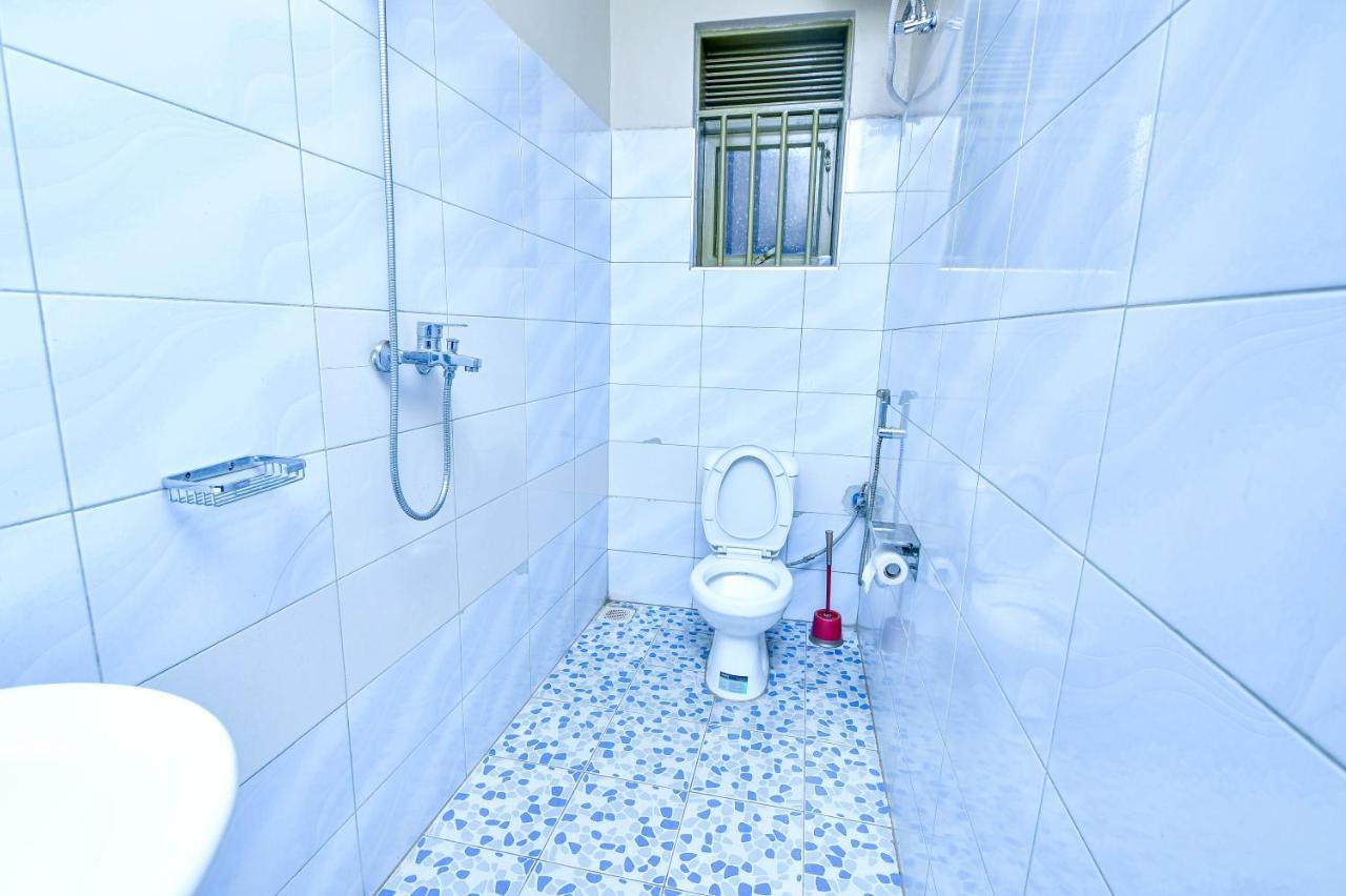 Peace Of Mind Suites 恩德培 外观 照片
