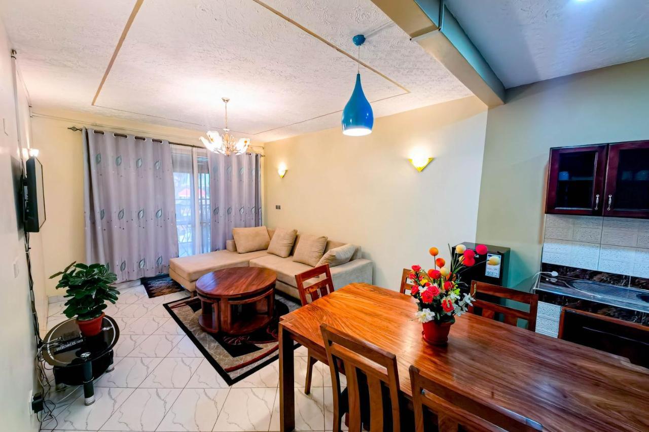 Peace Of Mind Suites 恩德培 外观 照片