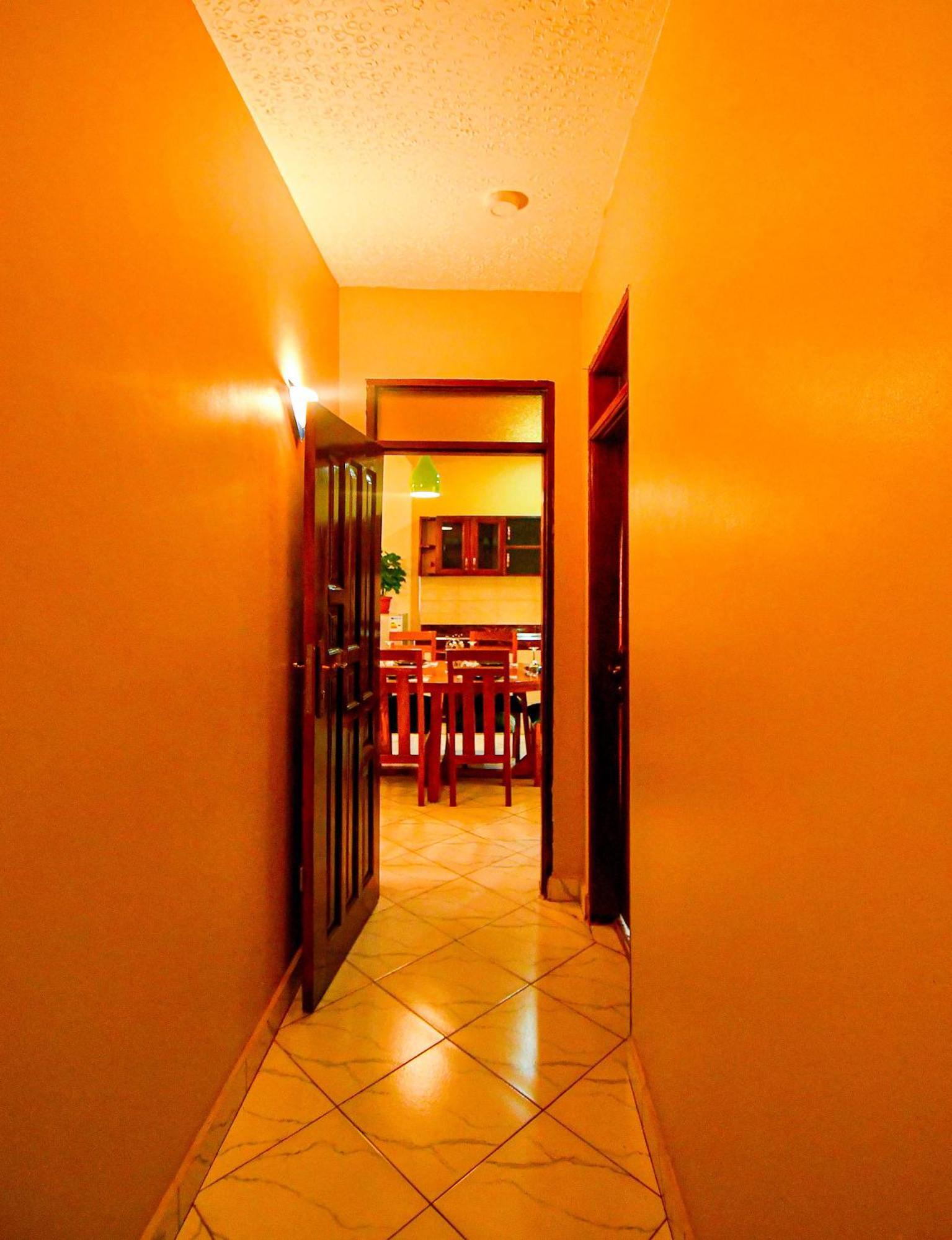 Peace Of Mind Suites 恩德培 外观 照片